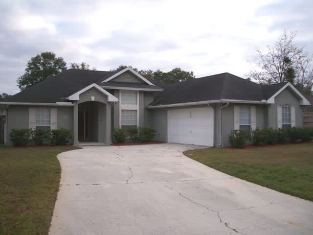 **COMING SOON** Large Three bedroom in Orange Park