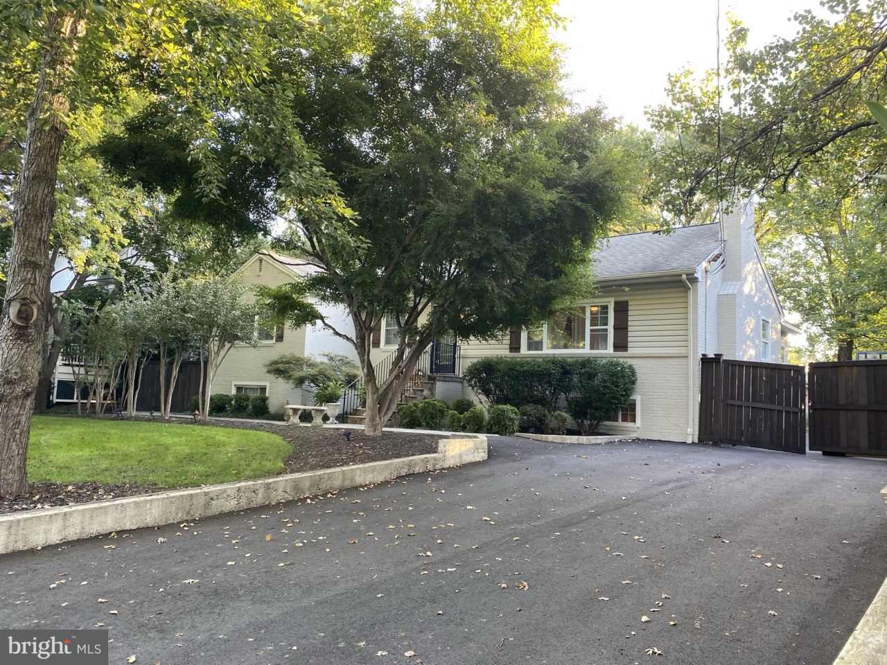 2107 VIRGINIA Avenue