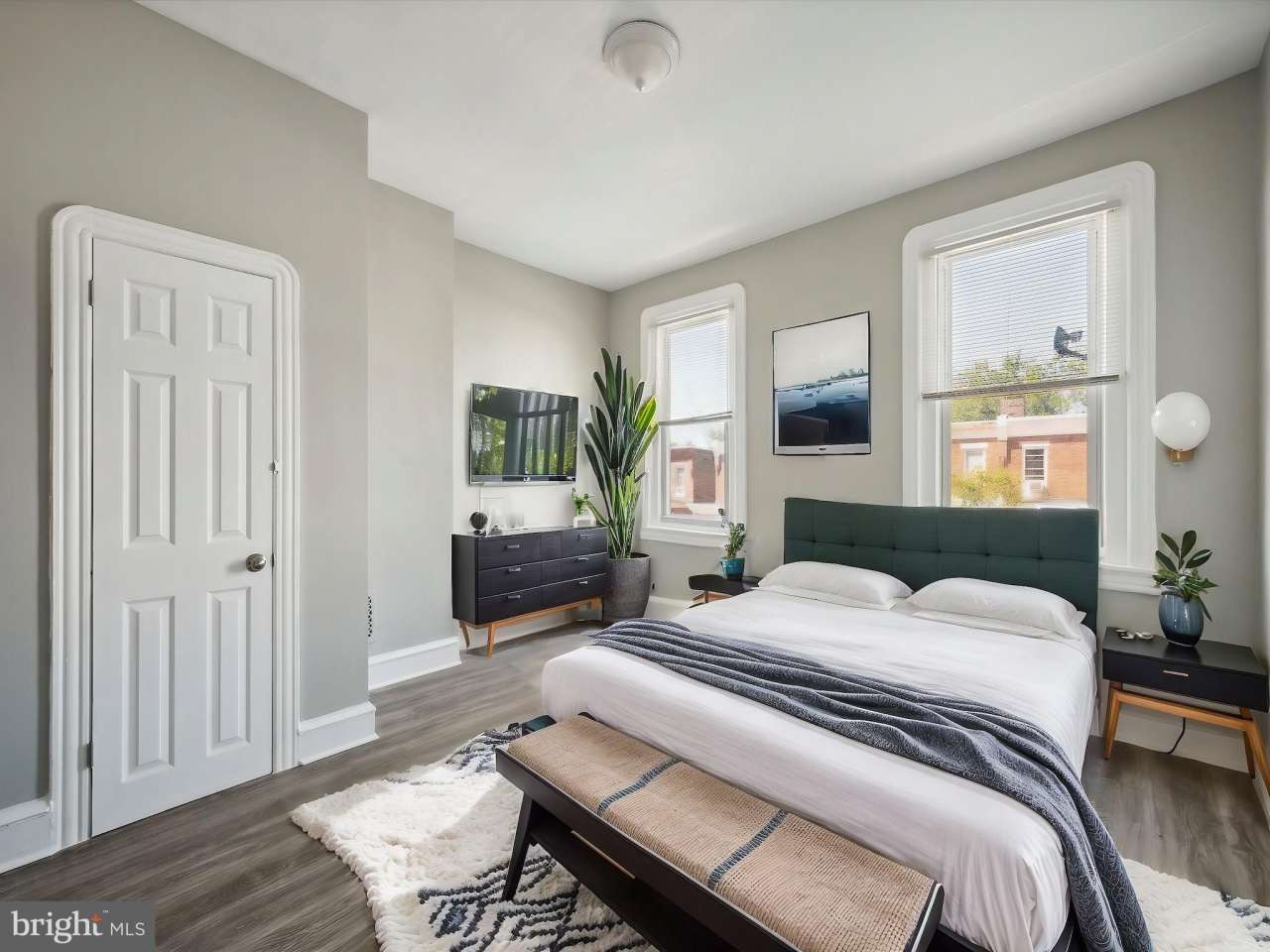 5431 N LAWRENCE STREET