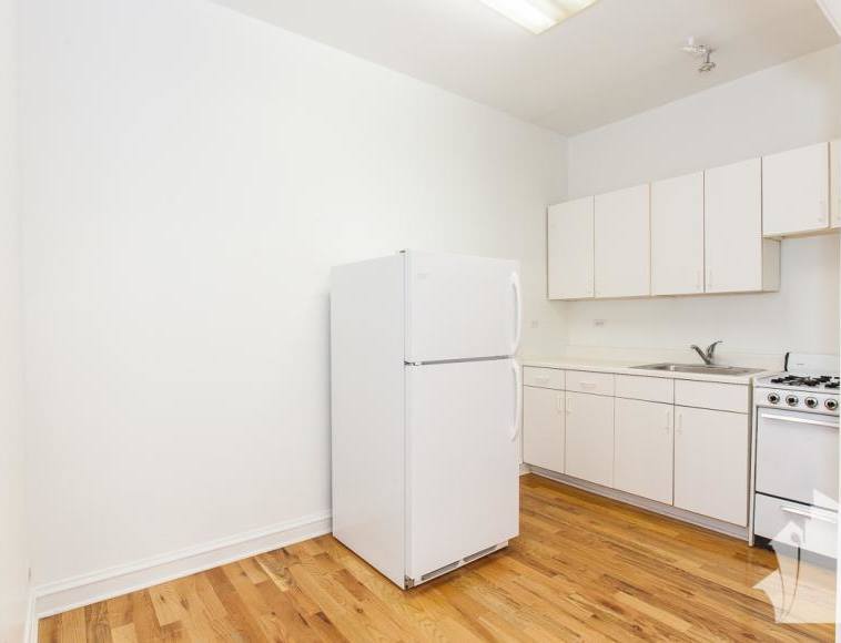 544 W Wellington Ave