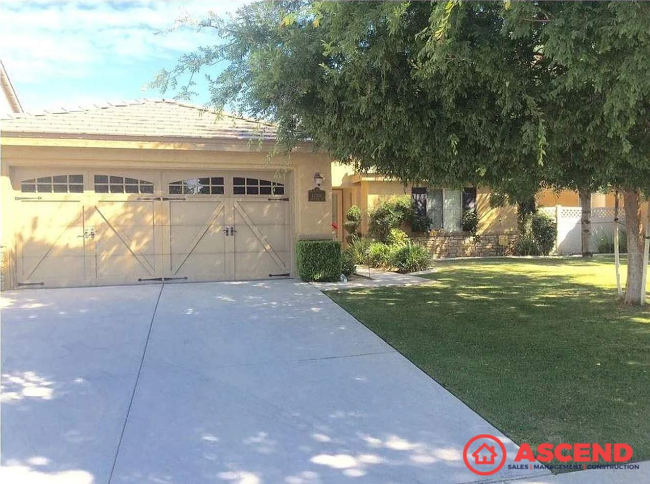 Spacious 3-Bedroom, 2-Bath Home with Fireplace!
