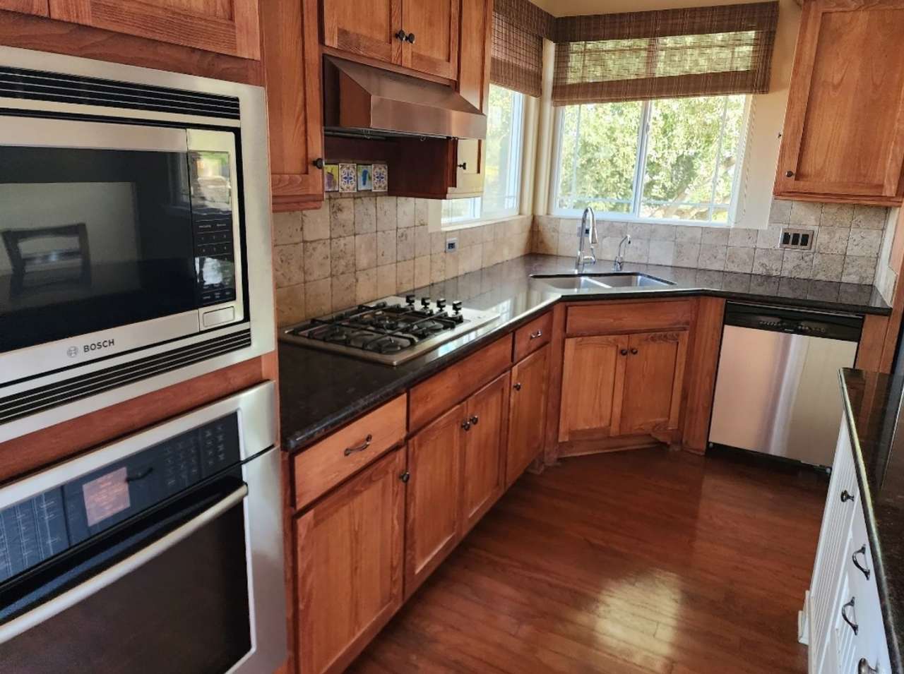 Large 3 bedroom 2 bath home in Montebello Oaks