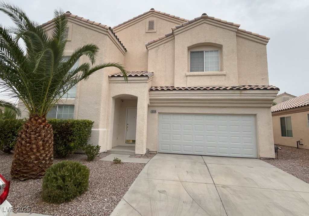 1558 Raining Hills Street