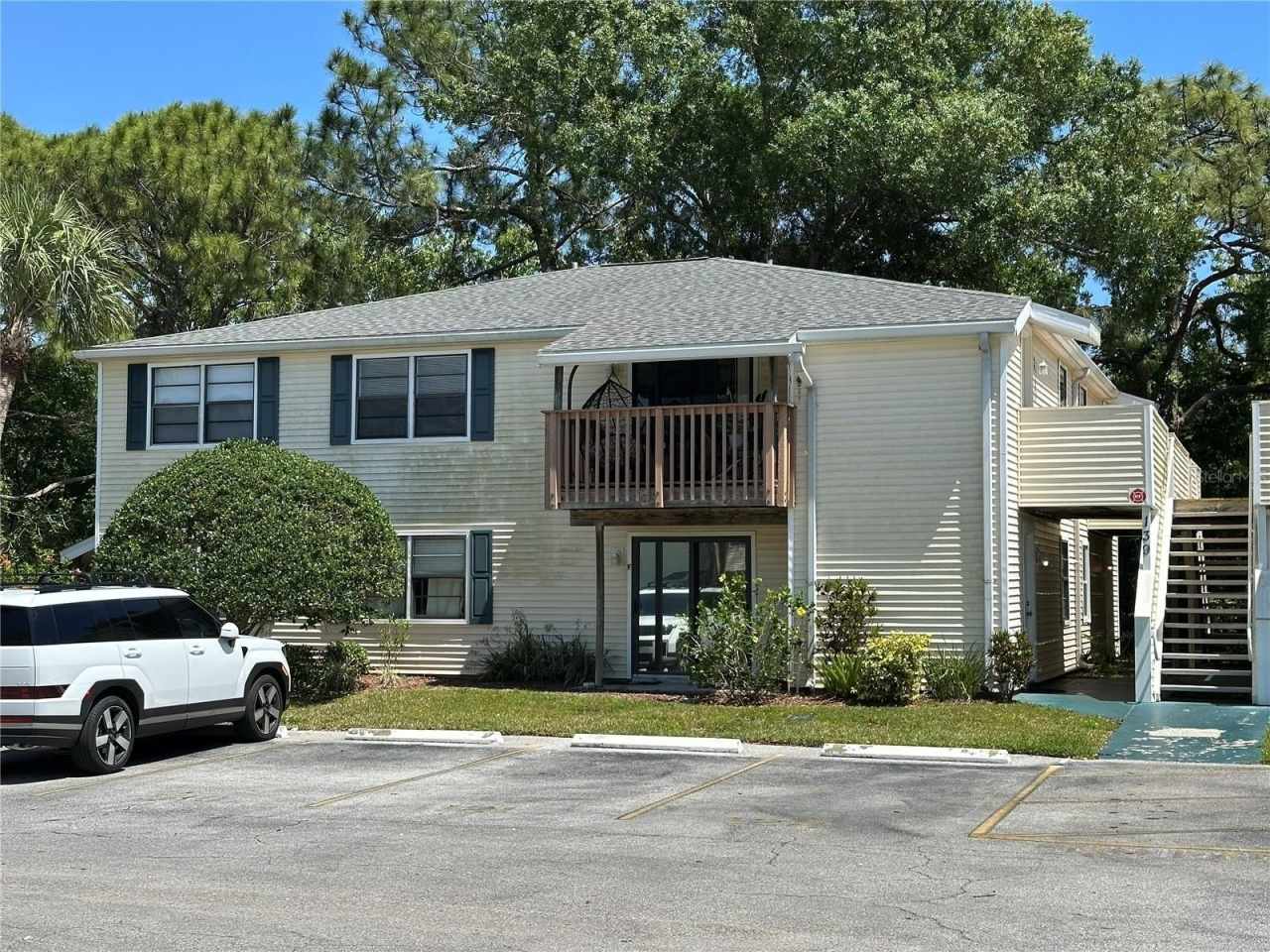 139 HUNTER LAKE DRIVE