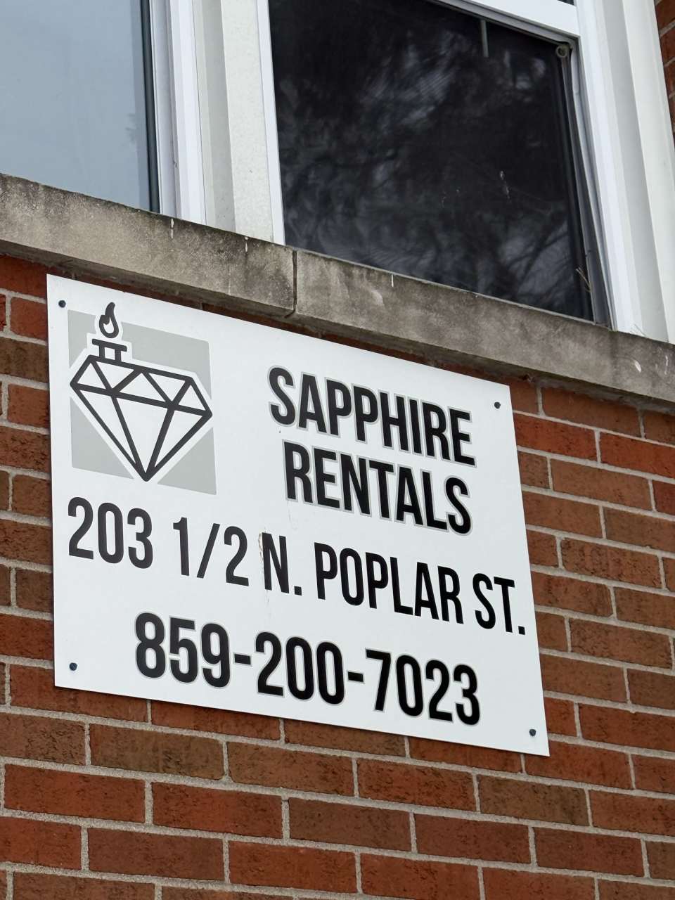 203 1/2 North Poplar Street - B