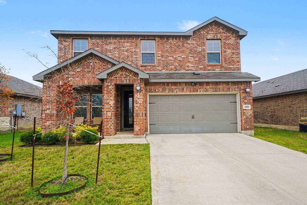 Stylish  Spacious 5-Bed in Prime Schertz Location! - Realtor Commission: $500