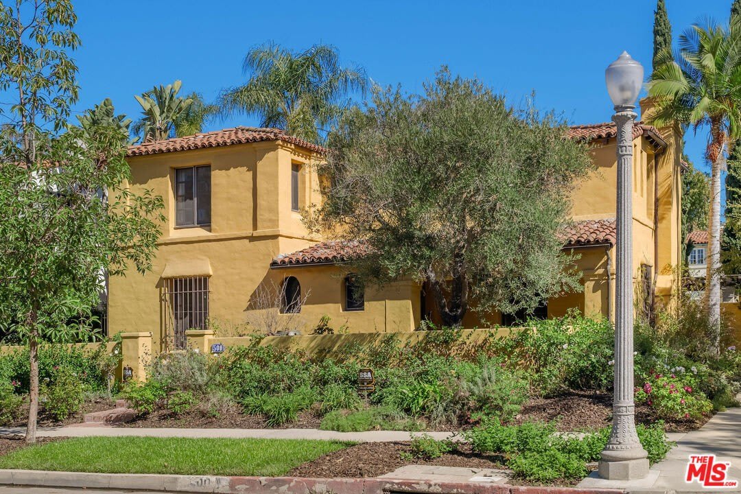 500 N Las Palmas Ave