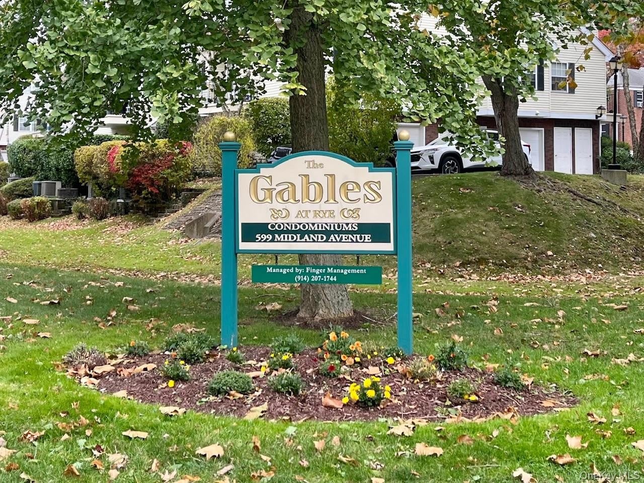 599 Midland Avenue unit: 1-4