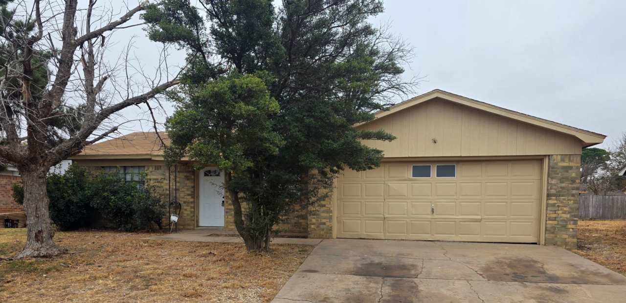 FOR LEASE - 3/2/2 UPADATED SOUTH LUBBOCK