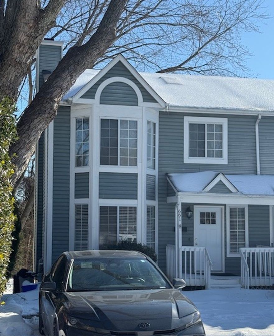 Large End Unit Townhome near Downtown Annapolis and Navy Stadium!