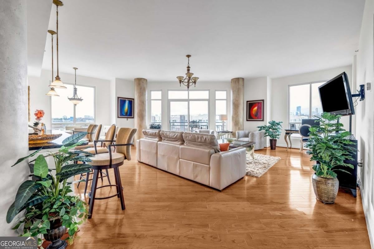 711 Cosmopolitan DR NE 707