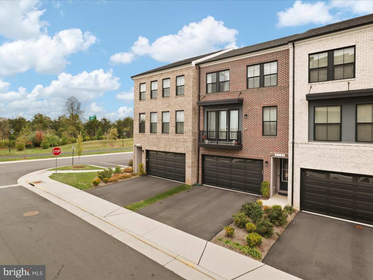 21784 CROXLEY Terrace