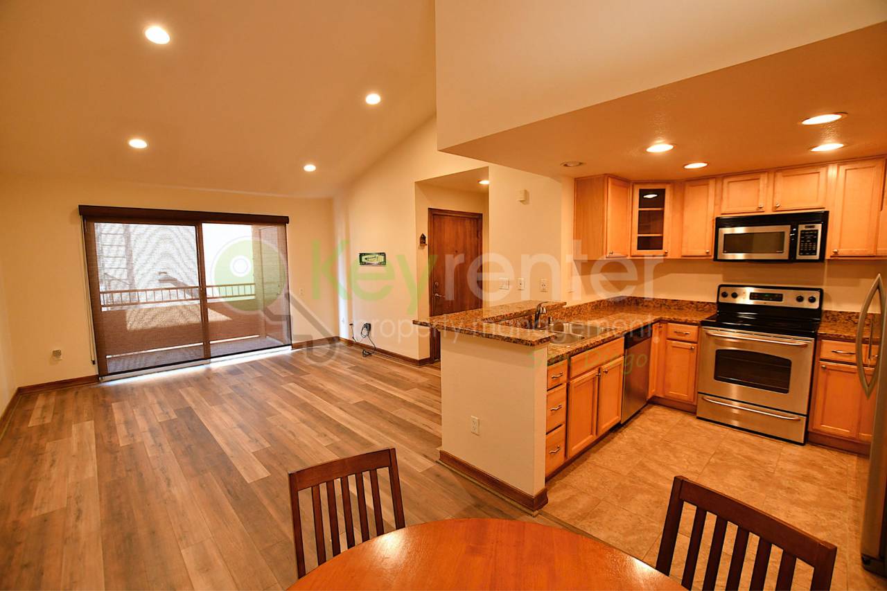 Rancho Bernardo condo| Villa Taviana | Poway School District|