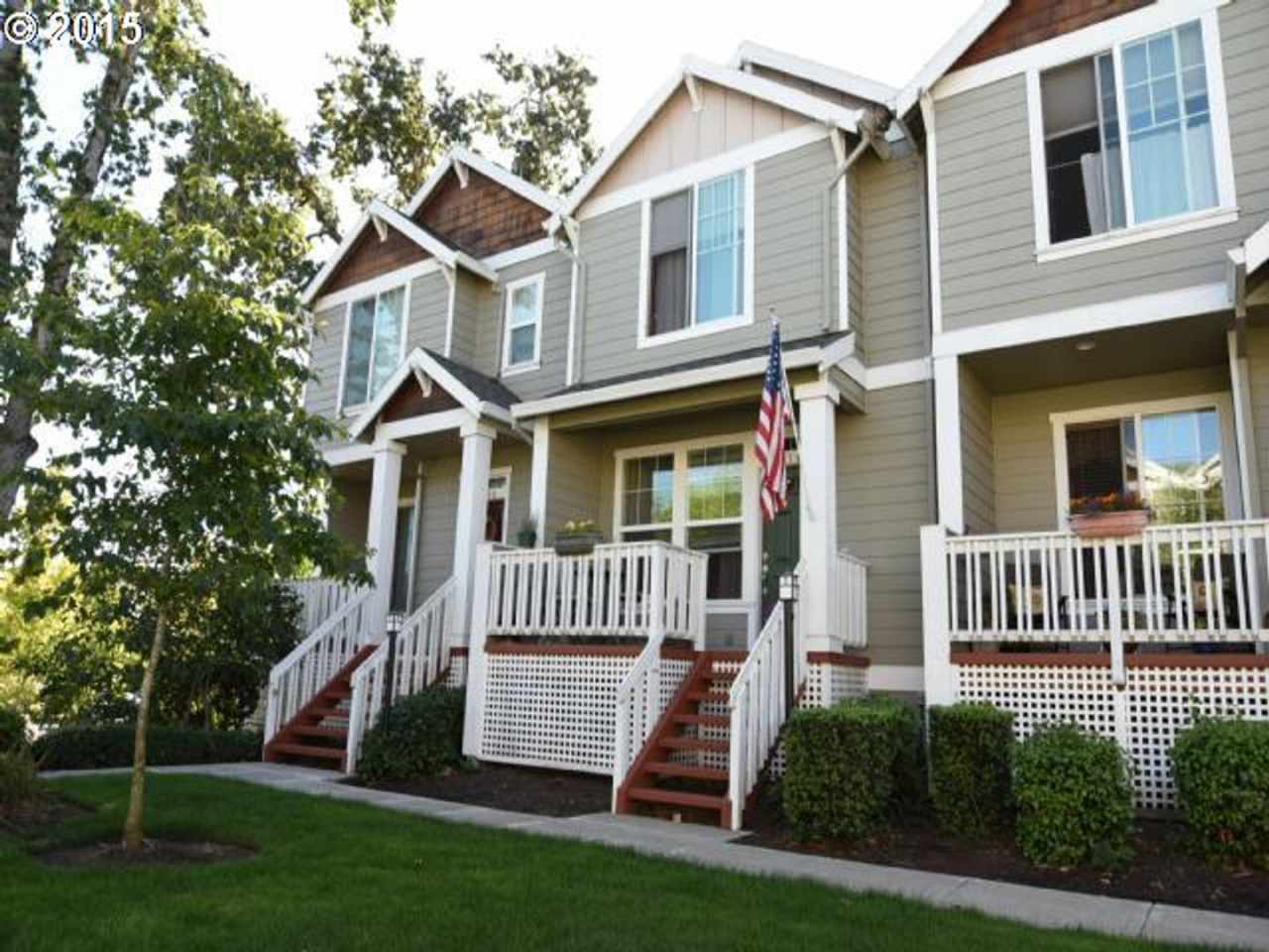 Adorable Storybook Townhouse 2 bed 2 bath. Located next to Nike!!!