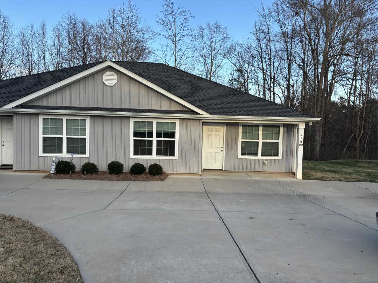 936 Liberty St W # 102