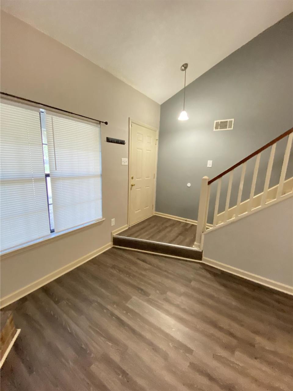 163 Holland Park Circle