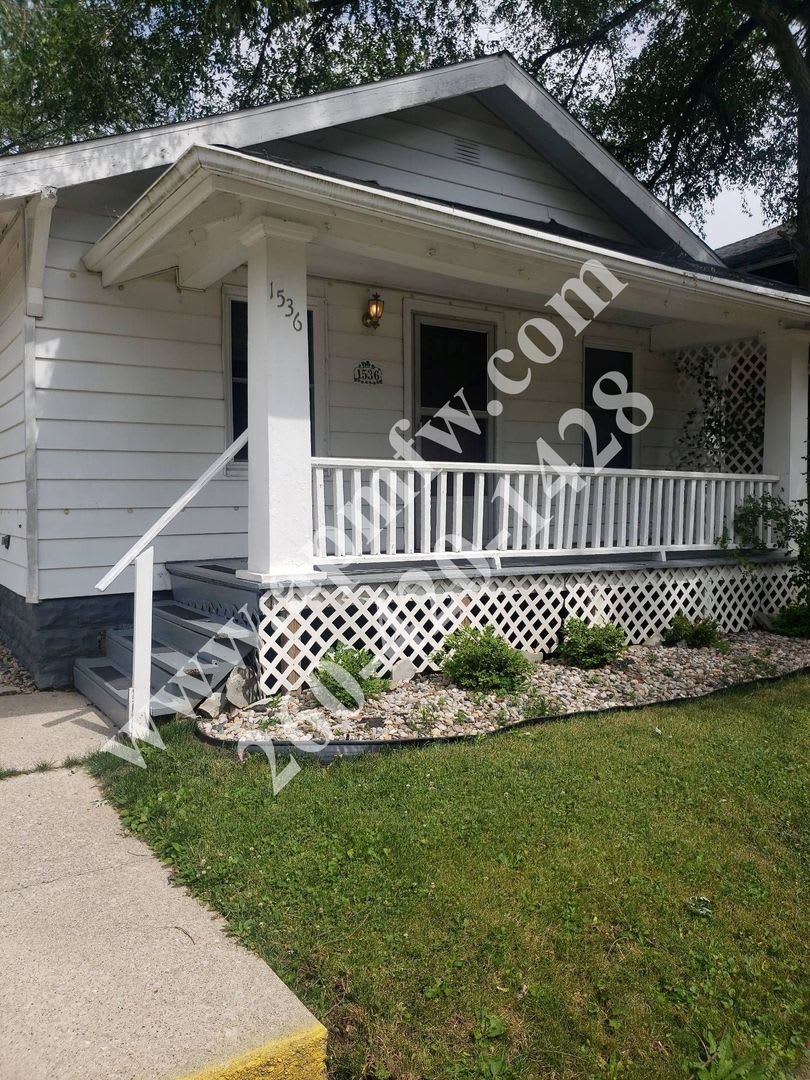 2 BR House Near Lakeside Park