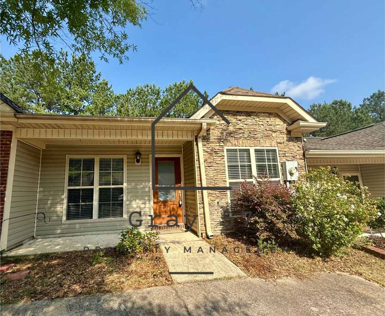 2 bed, 2 bath townhome in Hoover