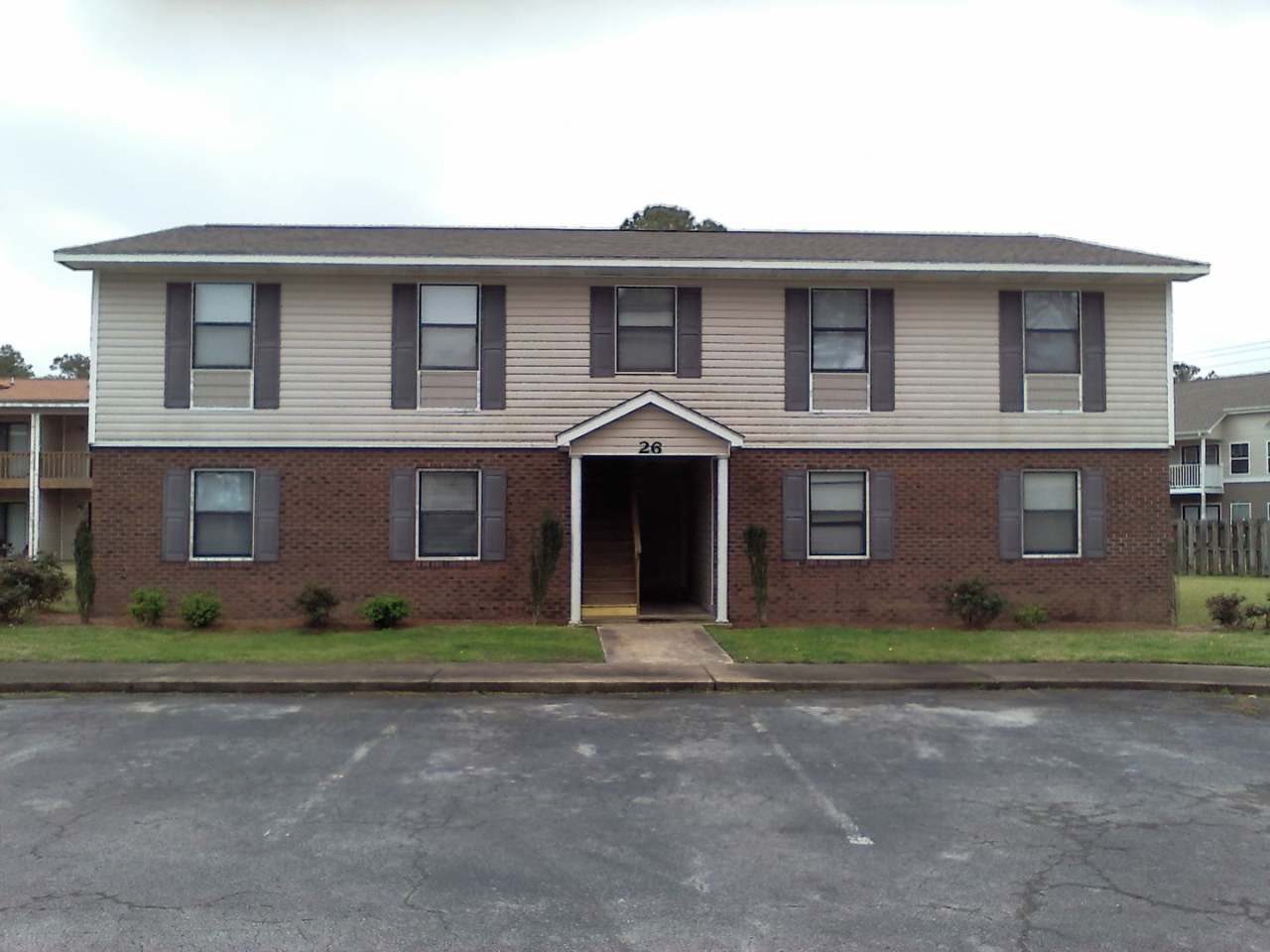 2 Bedroom, 1 Bath Downstairs Unit ** Call us about our Move in Special**