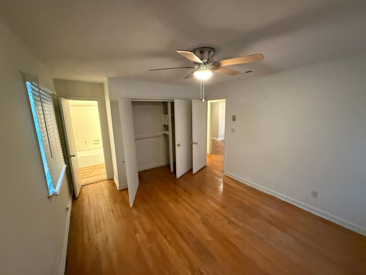 Beautiful Split level home with tons of upgrades!!