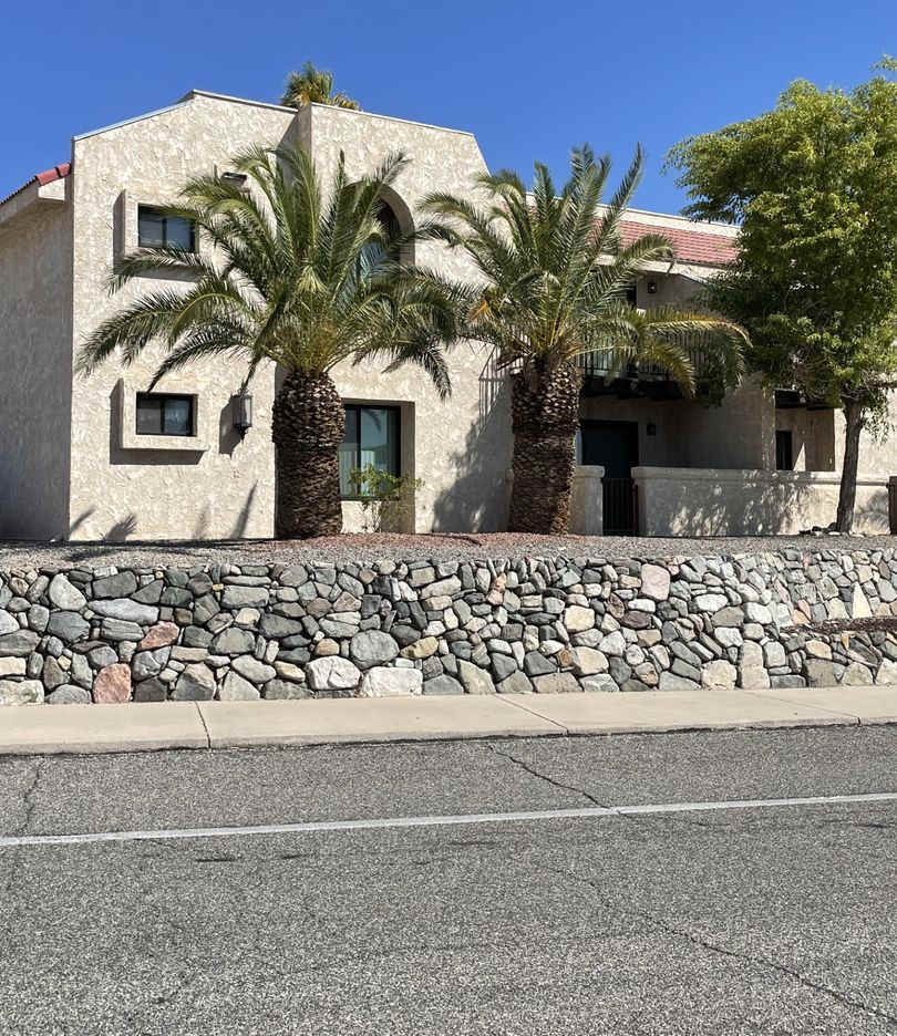 Grand Bahamas Condo...MOVE IN READY!