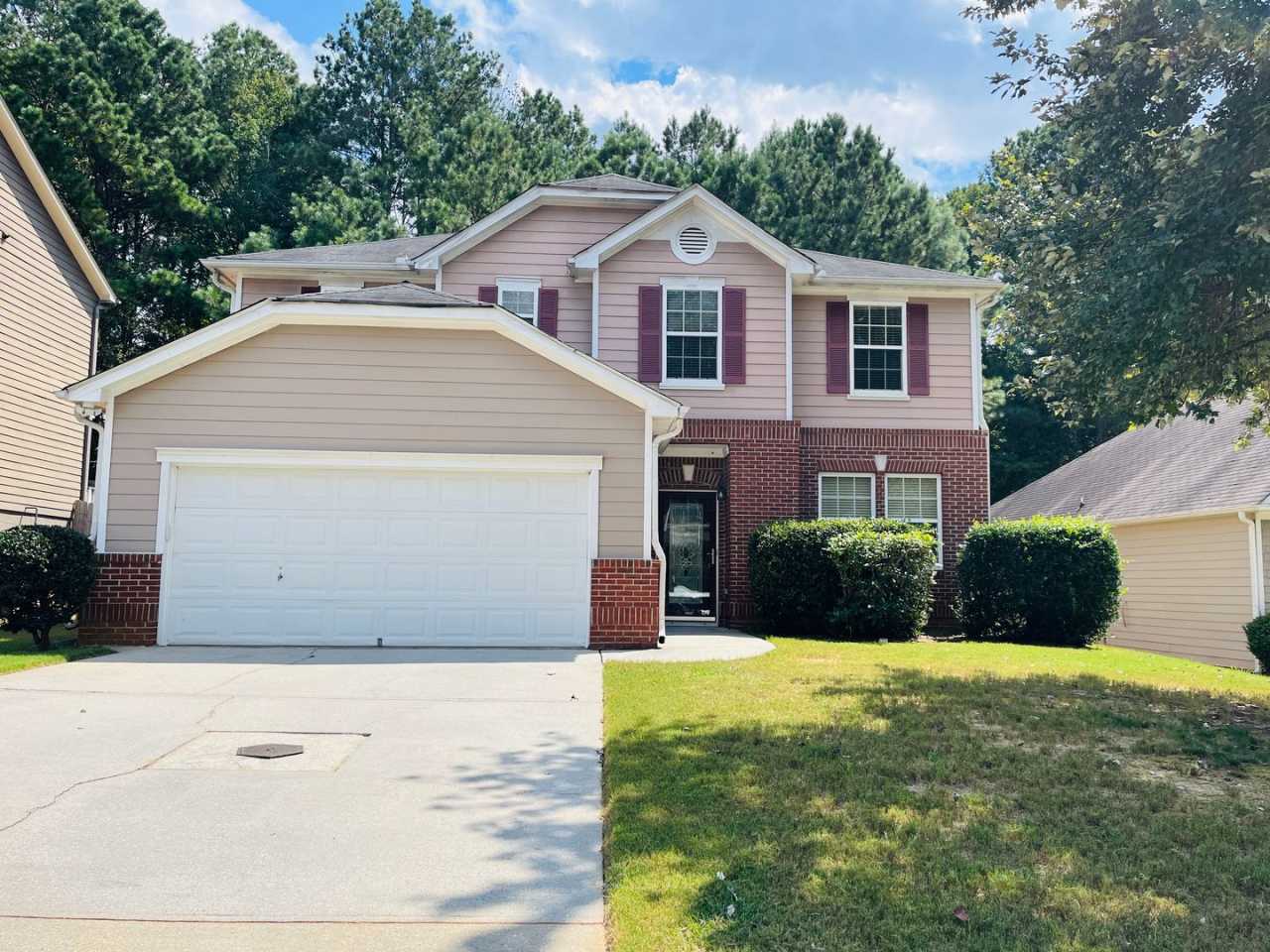 Prime location, lots of extra sqft, fenced yard, granite counters w/island, huge rooms, must see!