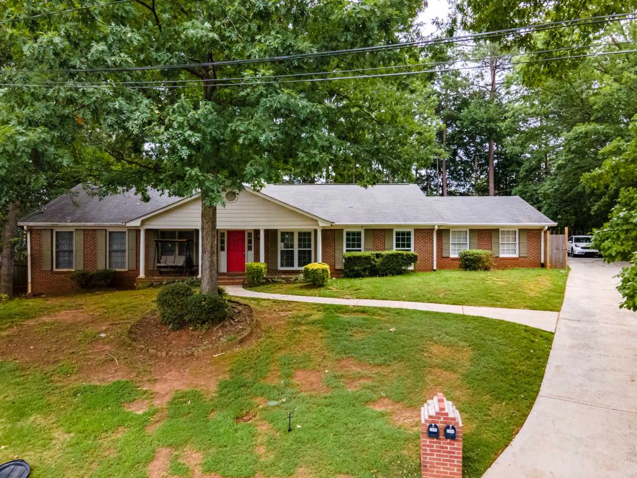 2496 Leeshire Road - 2