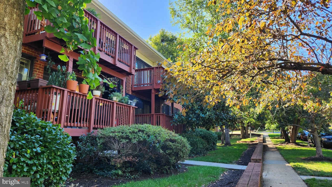 2700 DARTMOUTH Road unit: 8