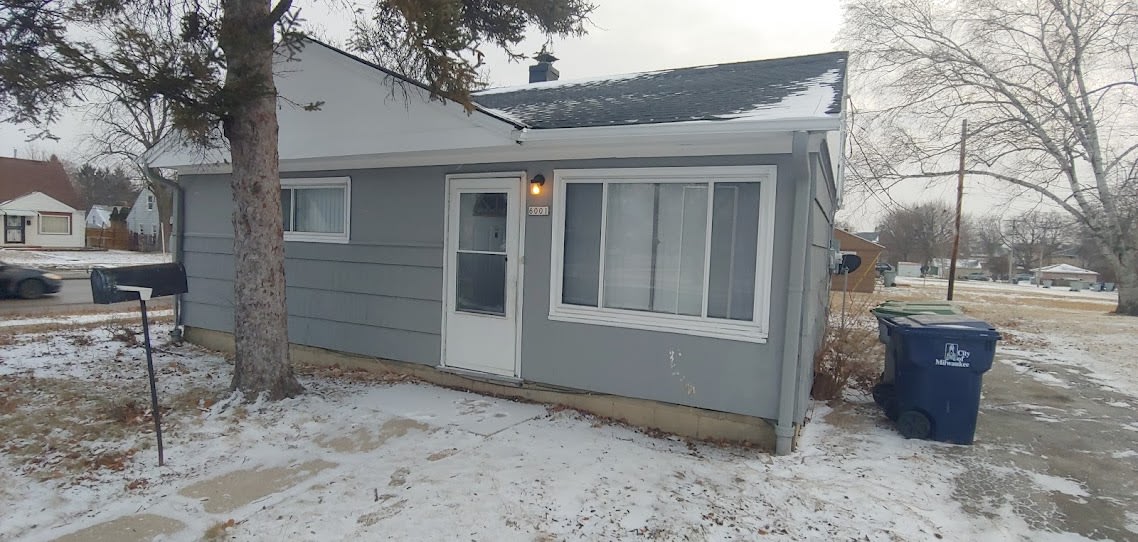 6001 West Carmen Avenue