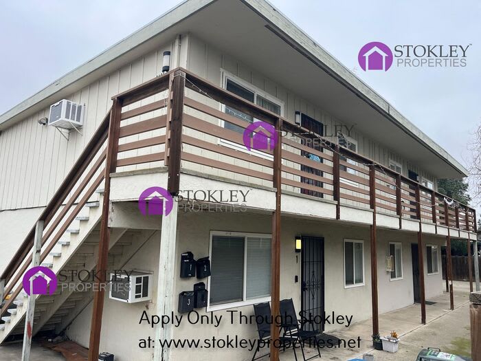 2405 Applegarth Lane