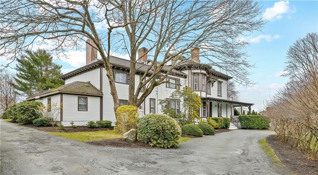 46 Chastellux Avenue