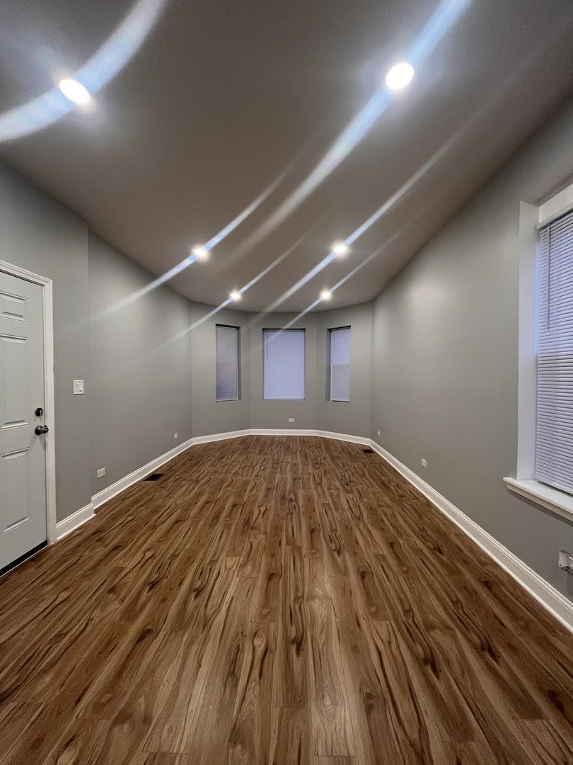 5618 S Laflin Street