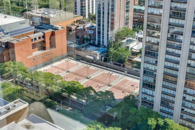 Nice 1 bedroom Condo in Gold Coast/Old Town