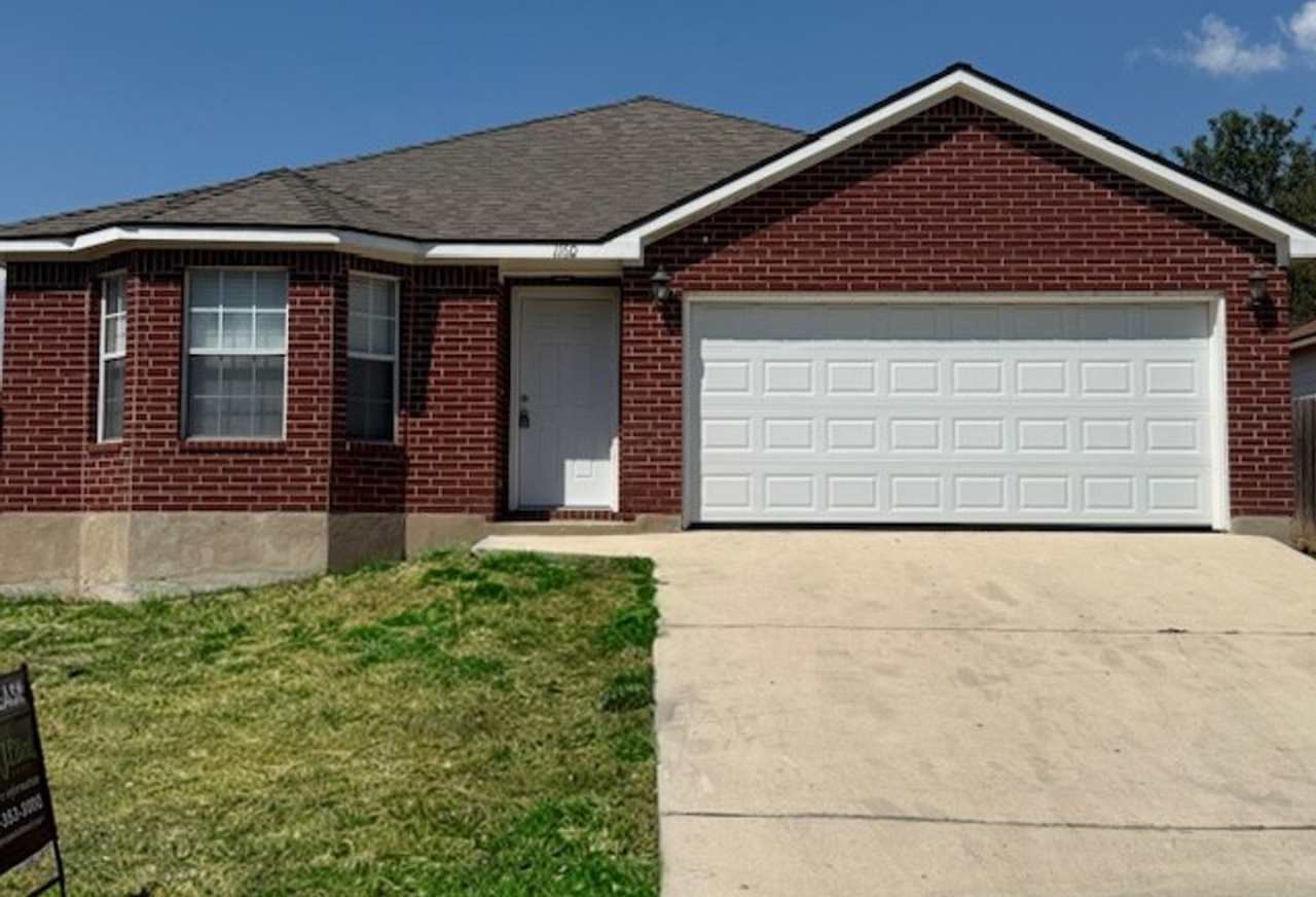 3 Bedroom, 2 Bathroom House in Hills of Hays