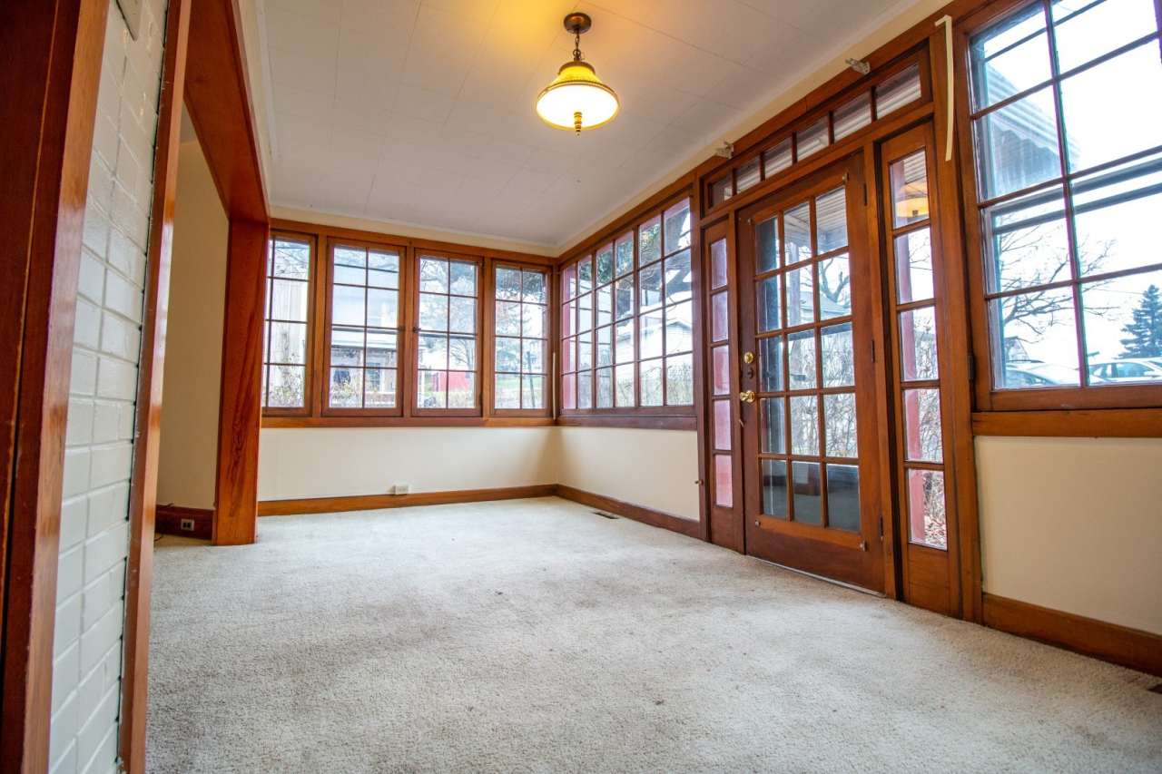 Wiles Hill - House - 3 bedroom house. - Available Now!