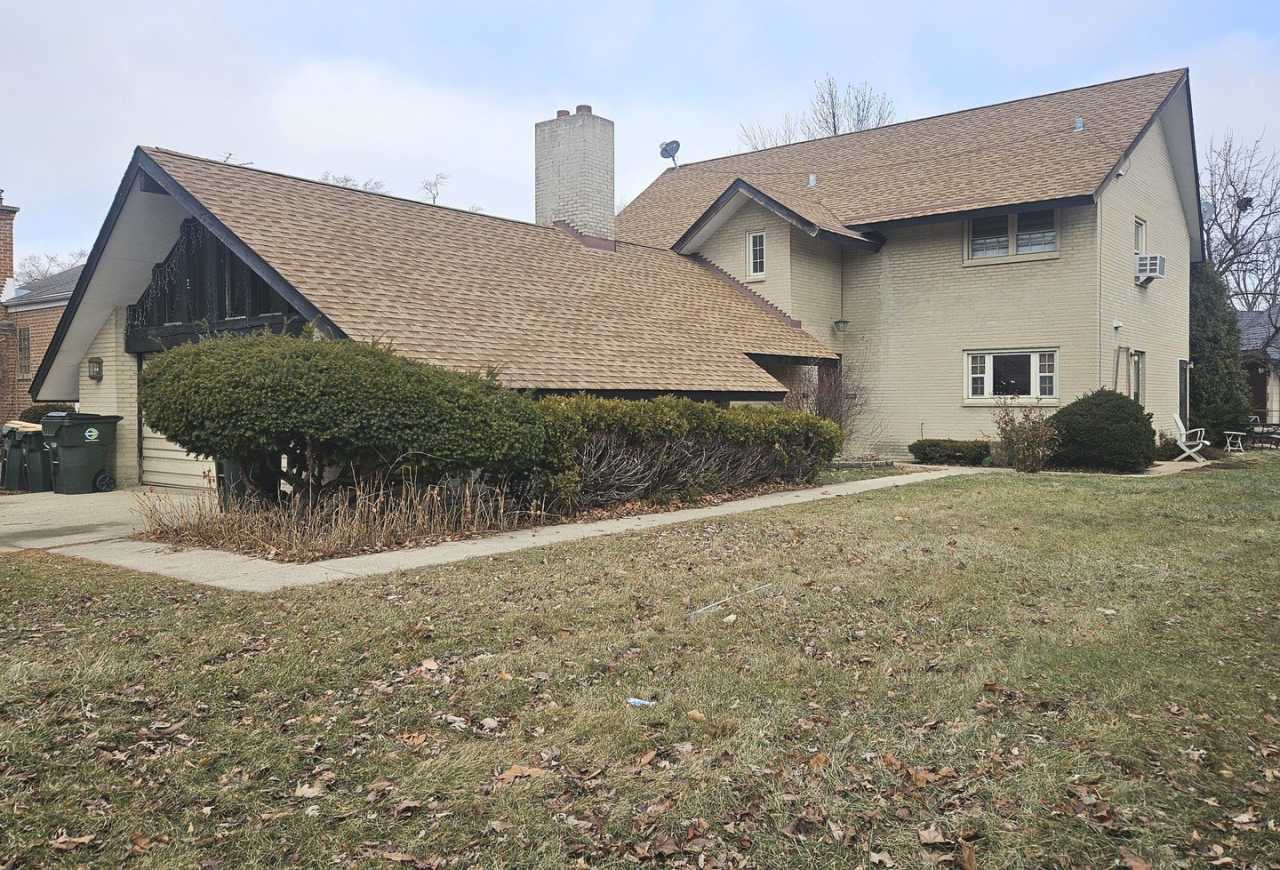 863 N Northwest Highway unit: 2