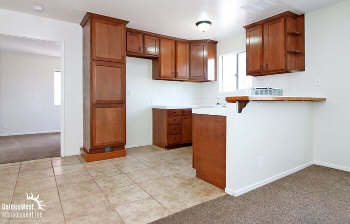 1213 Division Street