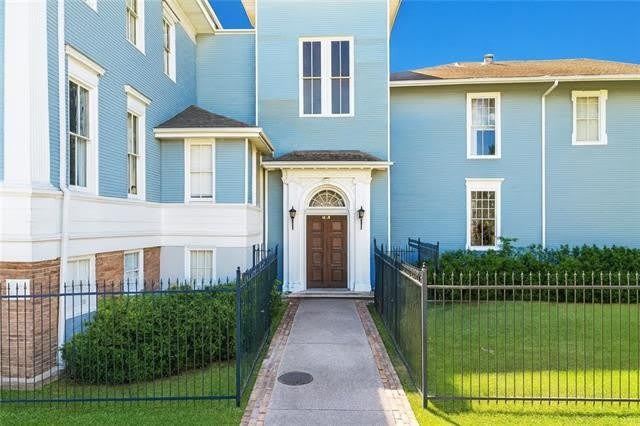 4716 ANNUNCIATION Street