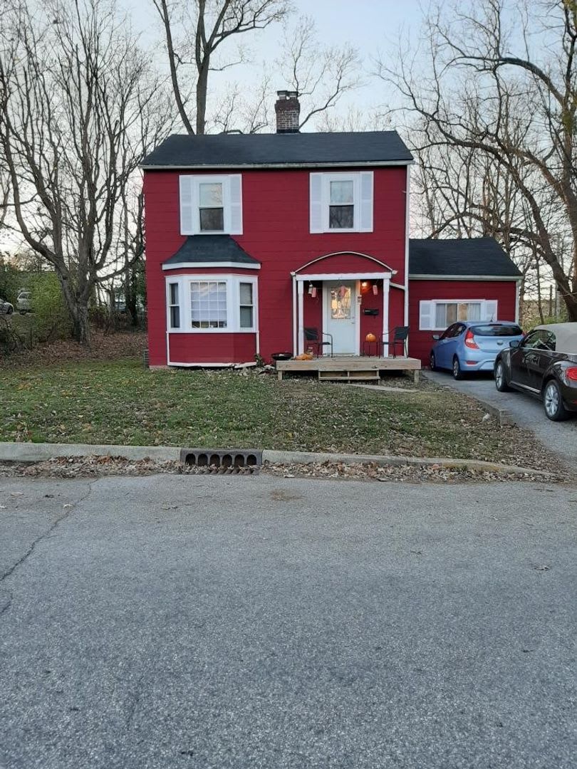 311 N Jefferson - 5Bed/2Bath - Located On-Campus!