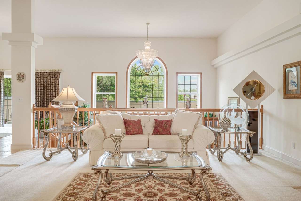 NEW LISTING-3 bedroom, 3 bathroom condo FOR RENT AUGUST 1st, 2025