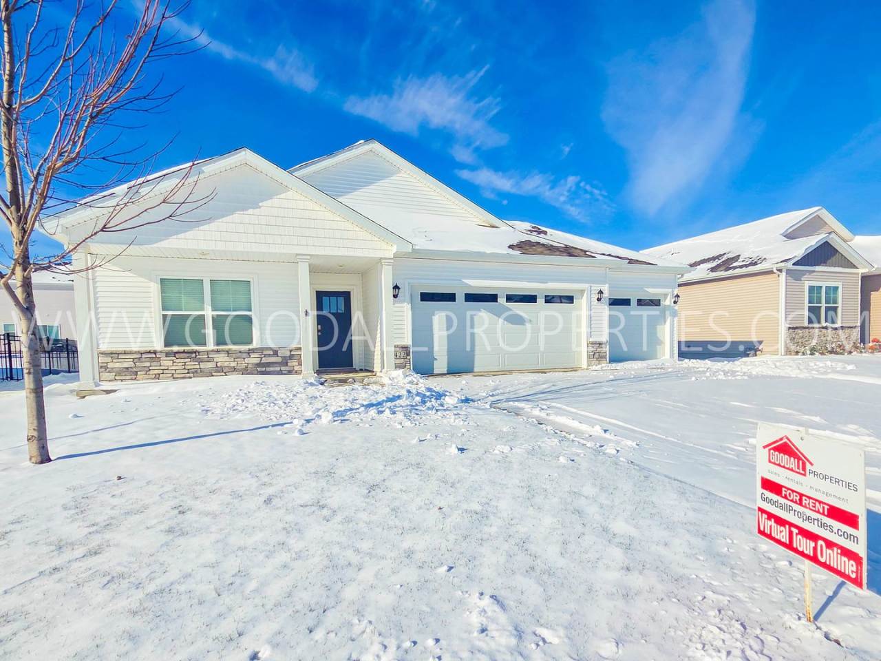 4 Bed 2 Bath Home in the Waukee School District with a 3 Car Attached Garage!!!