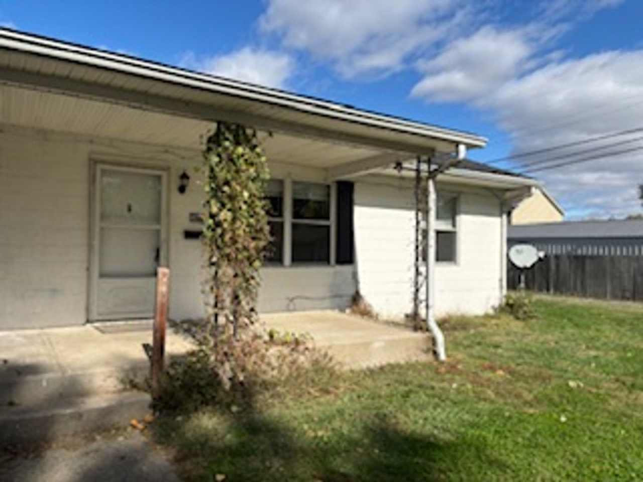 3 bedroom, 1 bathroom Triplex: Martinsville