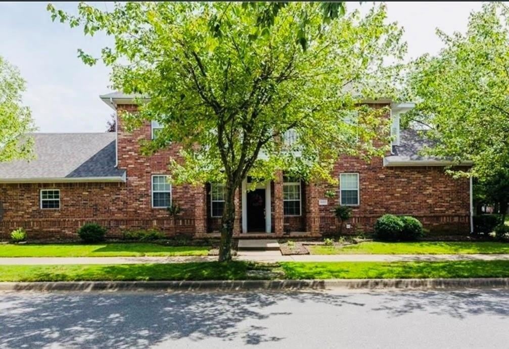 523 Founders Park  DR