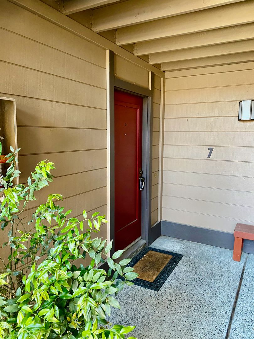 Private, Comfortable Downstairs Condo