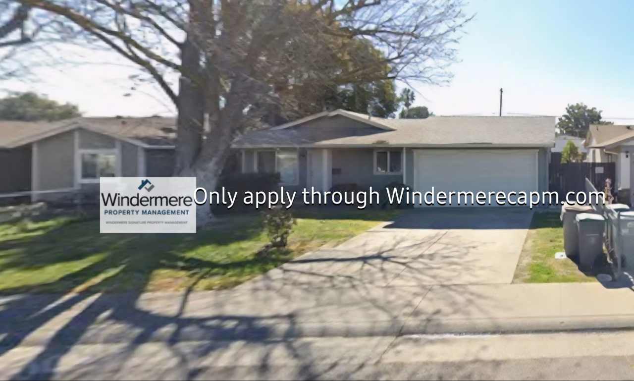 Charming 3 bedroom 2 bath Home- Available Now!