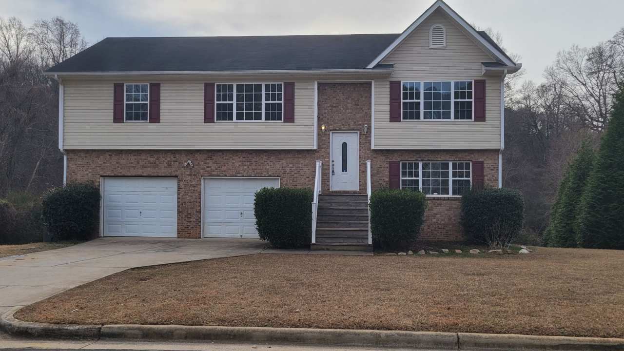 Spacious Home In Garner