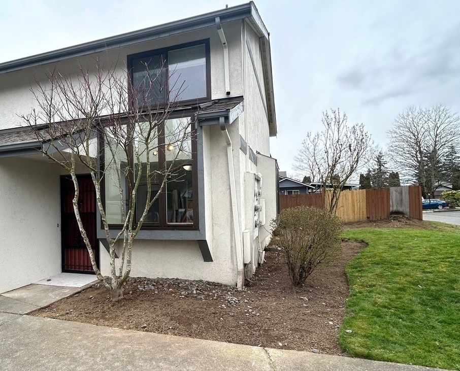 Updated 2 bed 1.5 bath end unit condo