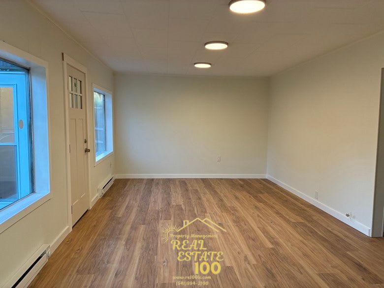 2633 Northeast Holmes Road