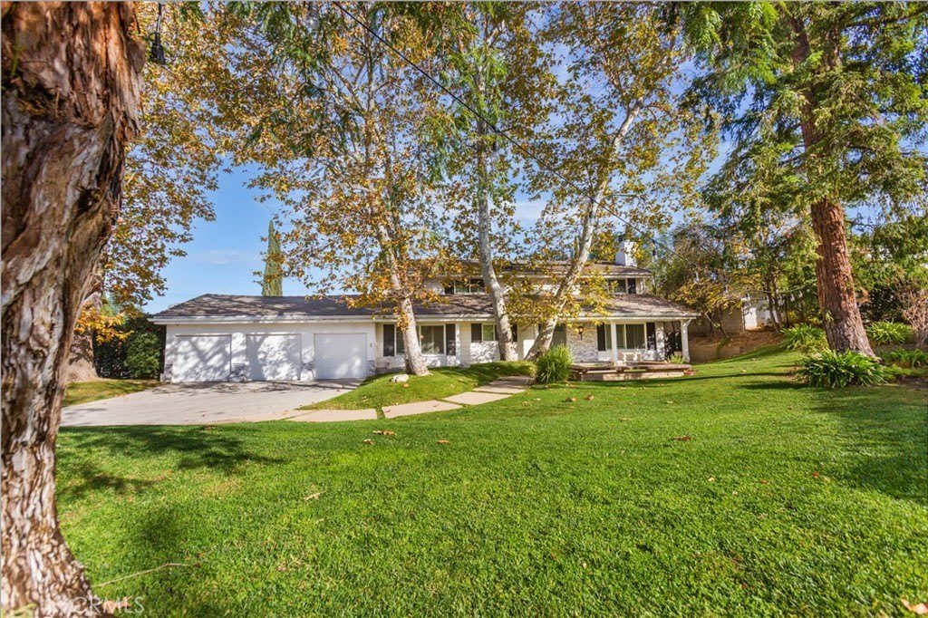 4752 Del Moreno Drive