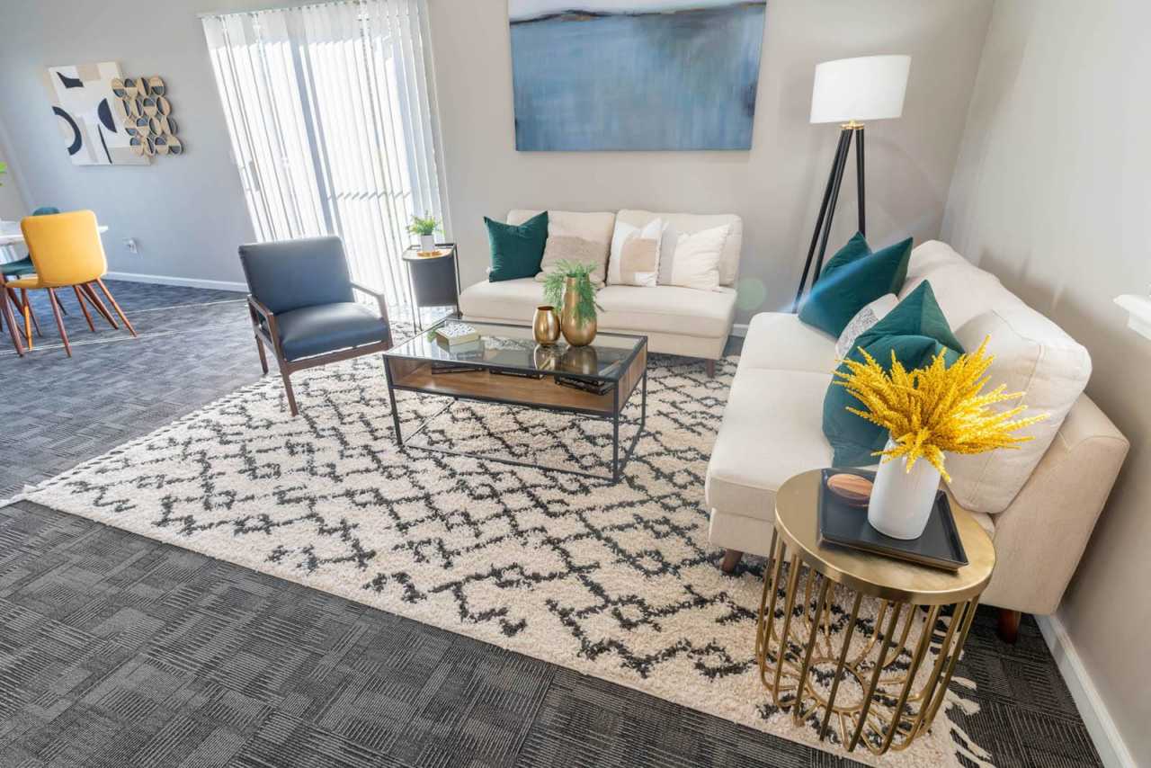 Creekside Square Apartments